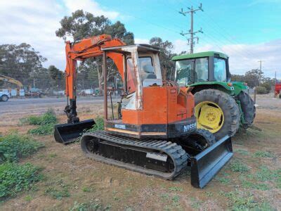 mini excavator hire maryborough|earth movers maryborough.